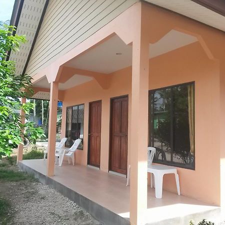 Monkey House Hotel Koh Lanta Exterior photo