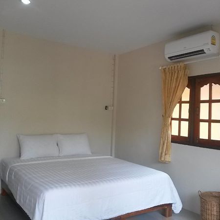 Monkey House Hotel Koh Lanta Exterior photo